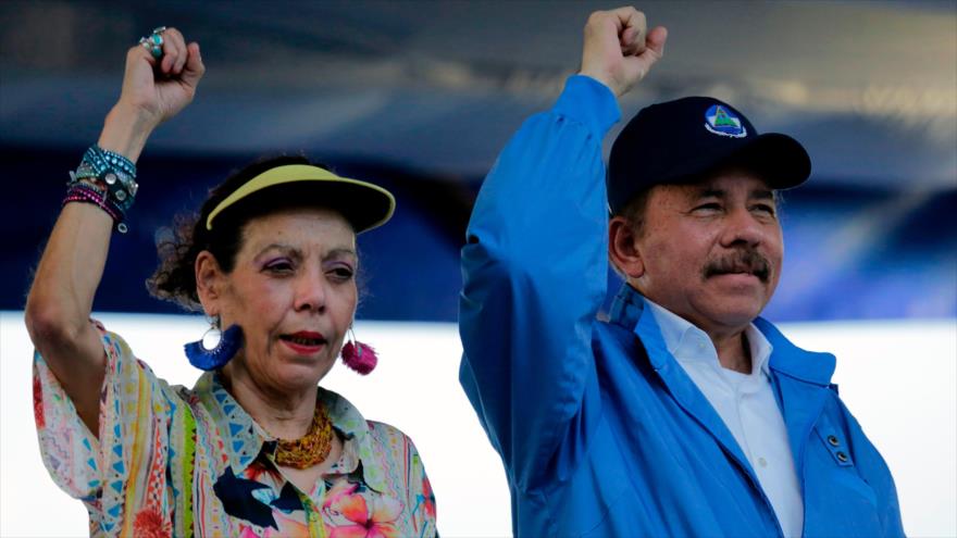 El presidente de Nicaragua, Daniel Ortega, y su esposa, la vicepresidenta Rosario Murillo, asisten a un evento en Managua, la capital, 29 de agosto de 2018. (Foto: AFP)