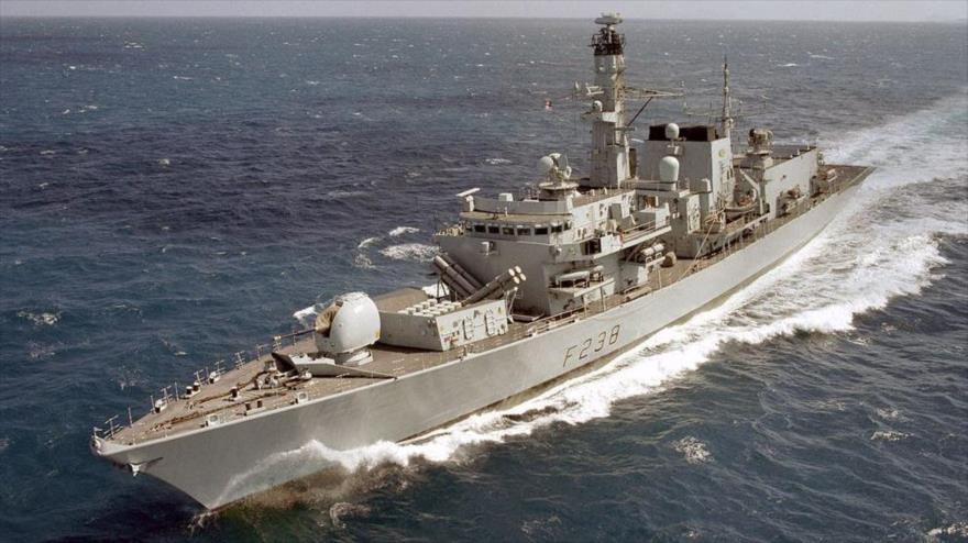 El buque de guerra HMS Northumberland, de la Marina Real del Reino Unido.