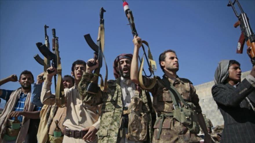 Fuerzas del movimiento popular Ansarolá de Yemen. (Foto: AP)