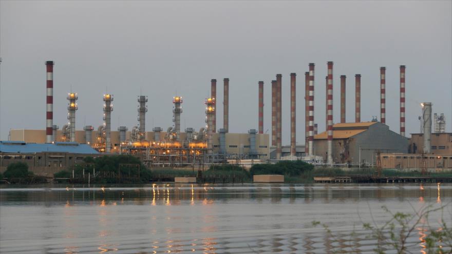 Una vista general de la refinería de petróleo de Abadan, en el suroeste de Irán, 21 de septiembre de 2019. 