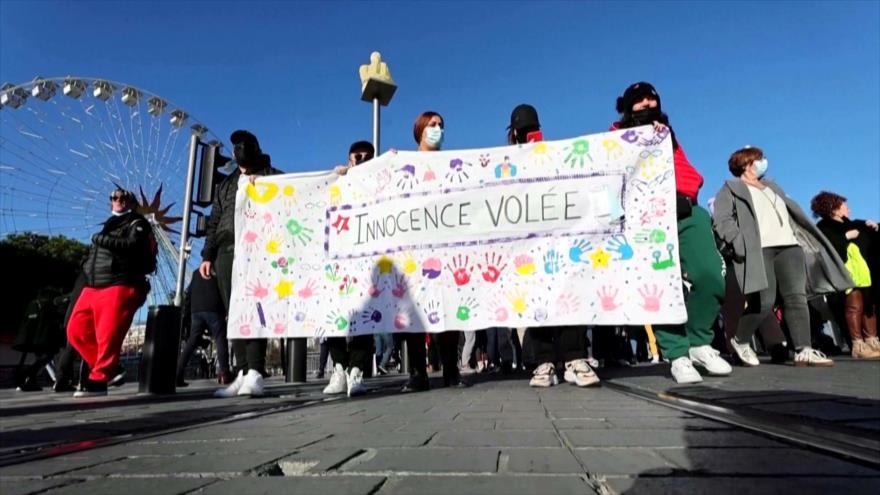 En Francia protestan contra medidas anti-COVID 