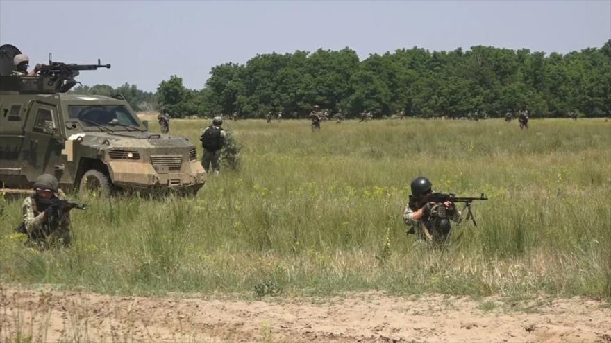 Ejercicios militares conjuntos de Ucrania y EE.UU. en el campo de entrenamiento Arenal de Oleshki, en la región ucraniana de Jersón.
