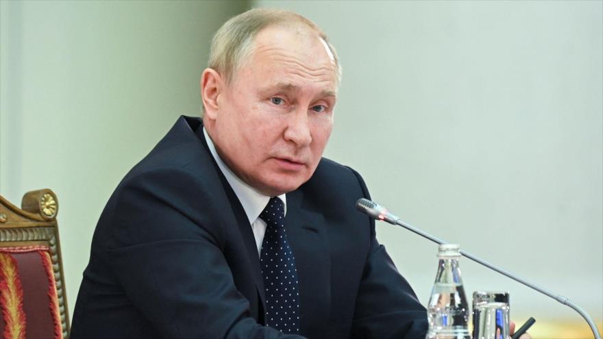 El presidente ruso, Vladímir Putin, durante una cumbre nacional en San Petersburgo, 28 de diciembre de 2021. (Foto: AFP)
