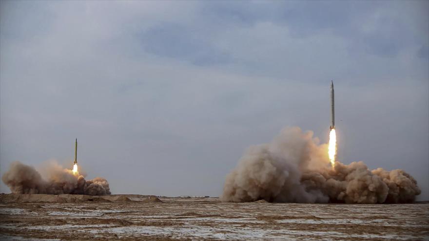 El Cuerpo de Guardianes de Irán dispara misiles balísticos de producción nacional durante un ejercicio militar en el país persa, 16 de enero de 2021. (Foto: Sepahnews)	