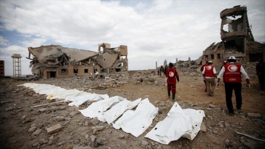 Carnicería en pleno día: Crimen saudí deja decenas de yemeníes muertos | HISPANTV