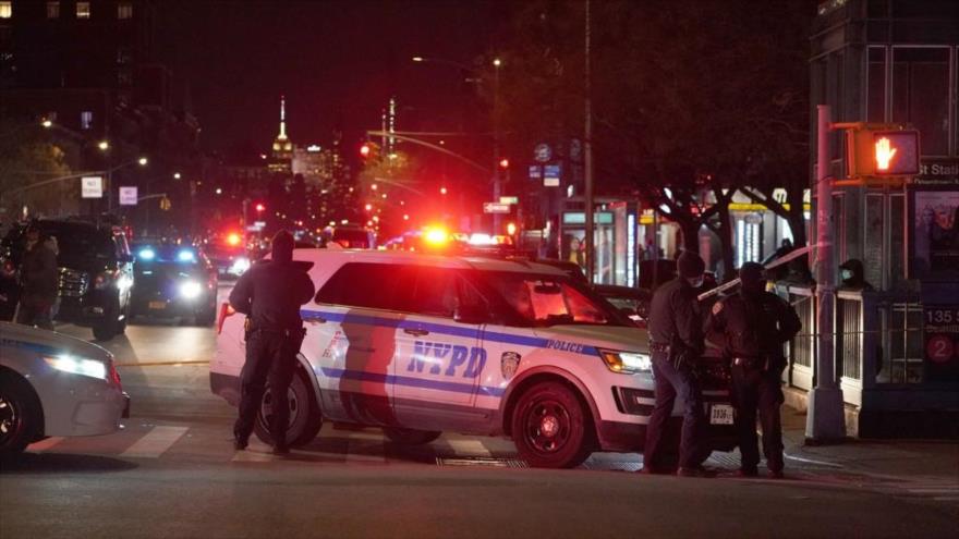 Un tiroteo deja un policía muerto y otro herido en Nueva York, EEUU | HISPANTV