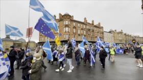 Protestan en Escocia contra Boris Johnson pidiendo su renuncia