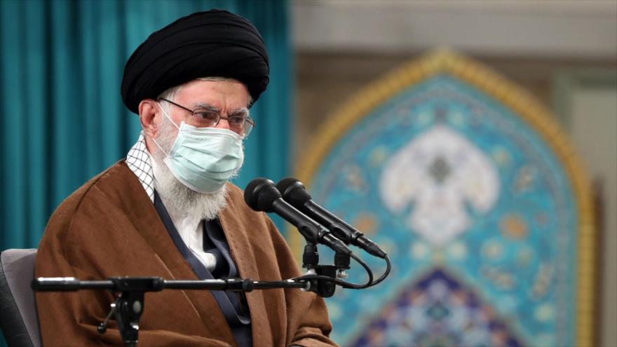 El Líder de la Revolución Islámica de Irán, el ayatolá Seyed Ali Jamenei, ofrece un discurso en Teherán, 23 de enero de 2022.(Foto: leader.ir)
