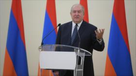 El presidente armenio Armén Sarkisián anuncia su dimisión