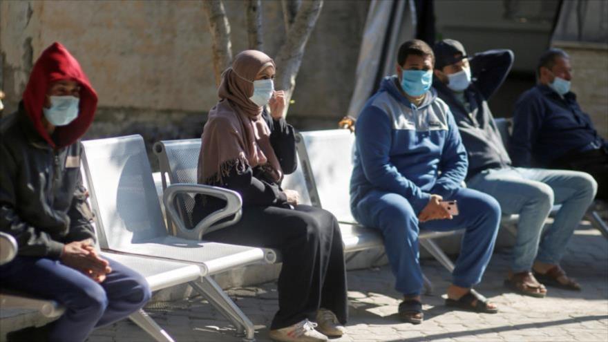 Palestinos con mascarrillas en el hospital de Shifa, Gaza, 22 de noviembre de 2020. (Foto: Reuters)