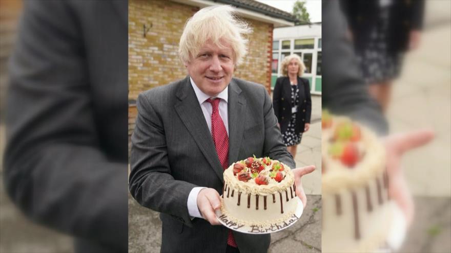 Cumpleaños de Boris Johnson incrementa la presión sobre él