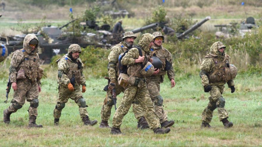 Militares ucranianos durante ejercicios, 24 de septiembre de 2021. (Foto:AFP)