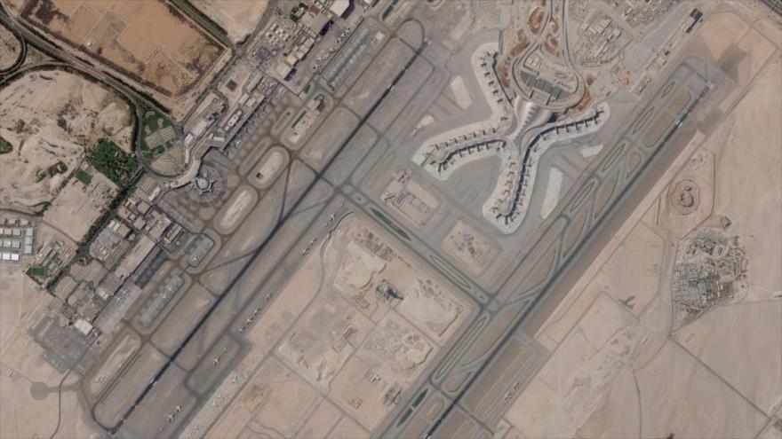 Vista general del Aeropuerto Internacional de Abu Dabi, 8 de diciembre de 2021. (Foto: Planet Labs PBC)