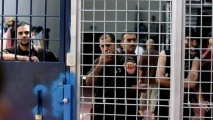 Informe: Abás pidió a Gantz la liberación de 25 presos palestinos