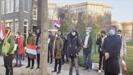Alemanes protestan ante embajada emiratí contra agresión a Yemen