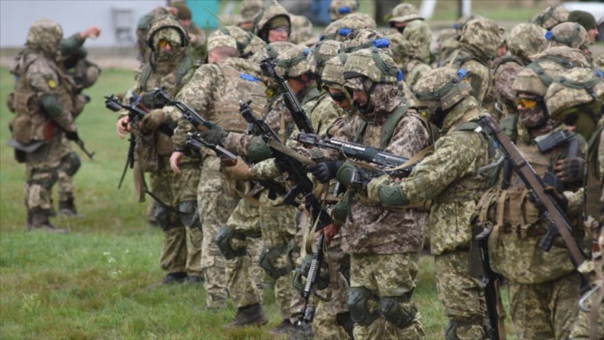 Soldados ucranianos en ejercicios militares conjuntos Rapid Trident de EE.UU. y otros países de la OTAN, Lviv, 24 de septiembre de 2021. (Foto: AFP)