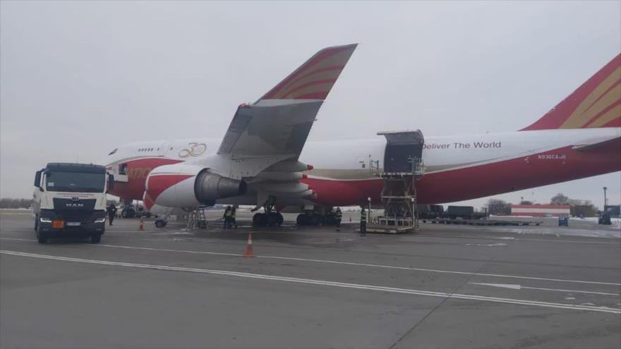 El sexto avión de ayuda militar estadounidense llega a Ucrania, 1 de febrero de 2022. (Foto: Twitter 
@oleksiireznikov)