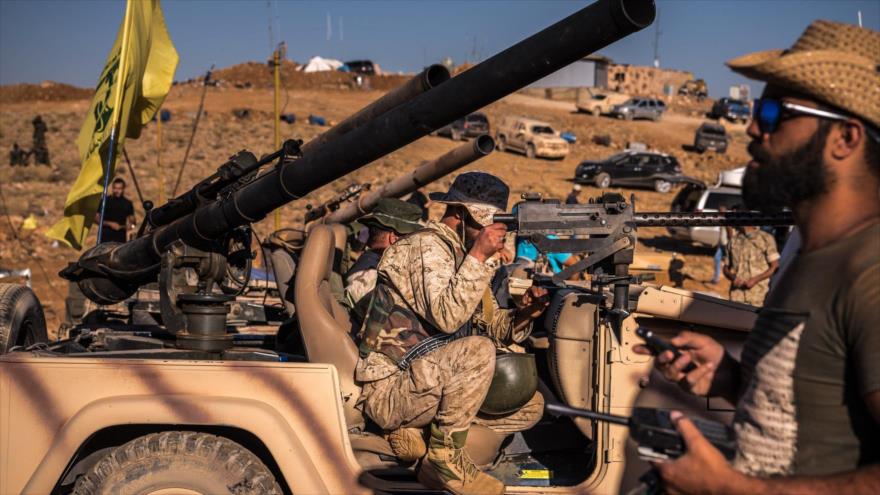 Combatientes de Hezbolá en una zona cerca de la frontera entre El Líbano y Siria.