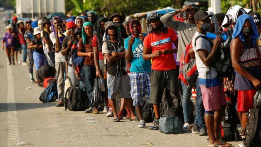 Un grupo de migrantes en Huixtla, México, 27 de noviembre de 2021. (Foto: Reuters)