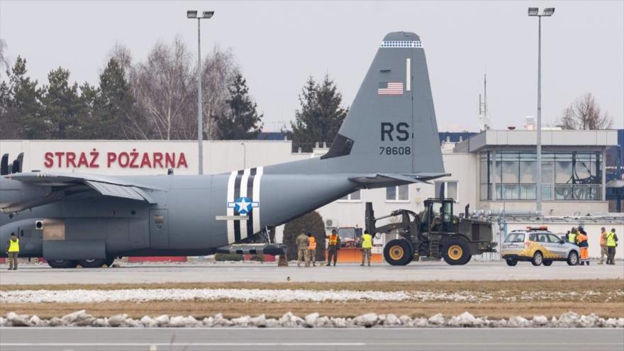 Militares estadounidense llegan en avión al aeropuerto de Rzeszow Jasionka de Polonia, 6 de febrero de 2021 (Foto: DPA/EP)