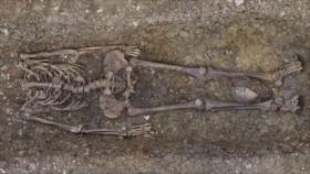 Hallan 40 esqueletos romanos decapitados con cráneos entre las piernas
