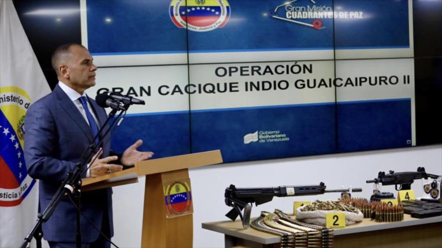 El ministro de Interior de Venezuela, Remigio Ceballos, informa sobre operación contra delincuentes en frontera con Colombia, en Caracas 9 de febrero de 2022.