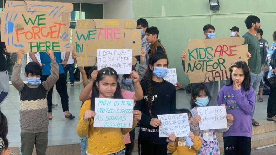 Refugiados afganos protestan en Abu Dabi contra Estados Unidos | HISPANTV