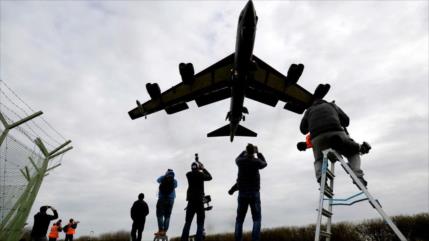 Bombarderos nucleares B-52 de EEUU aterrizan en el Reino Unido