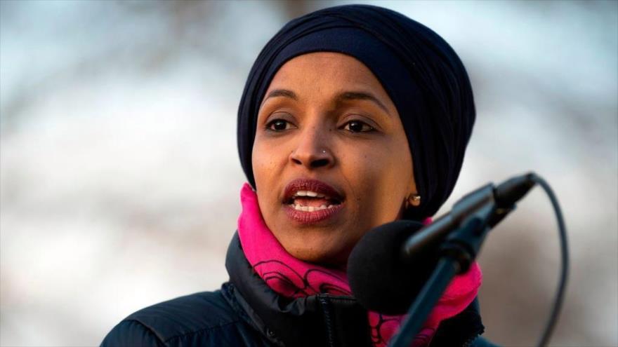 La congresista demócrata Ilhan Omar ofrece un discurso en el Capitolio de EE.UU., Washington D.C. (capital), 9 de enero de 2020. (Foto: AFP)
