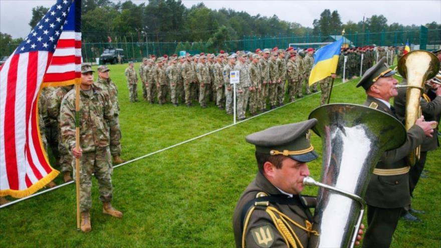 Fuerzas de EE.UU. y Ucrania durante ejercicios militares conjuntos, la región de Lviv, 20 de septiembre de 2021. (Foto: Reuters)
