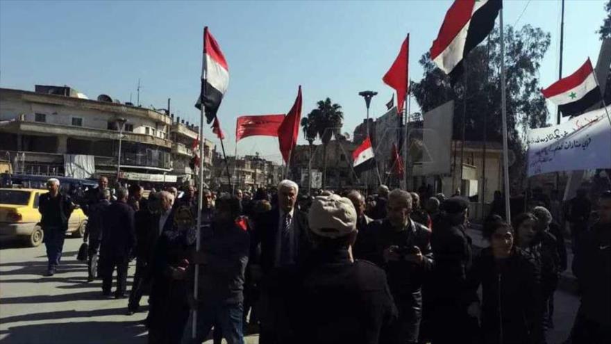 Sirios protestan en Al-Hasaka contra ataques de EEUU y sus aliados | HISPANTV