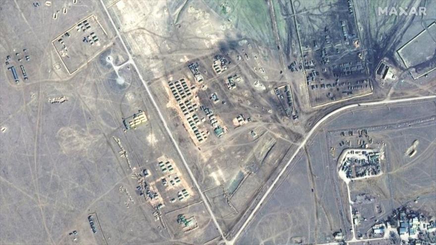 Una imagen de satélite muestra el área de entrenamiento de Opuk, en Crimea, 15 de febrero de 2022. (Foto: Maxar Technologies y Reuters)