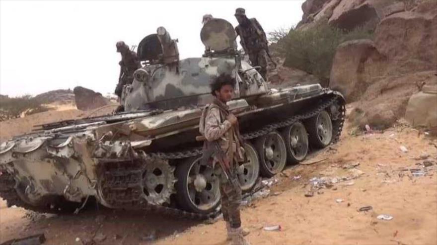 Fuerzas yemeníes durante enfrentamientos con mercenarios saudíes en la provincia de Al-Jawf, noroeste de Yemen. 