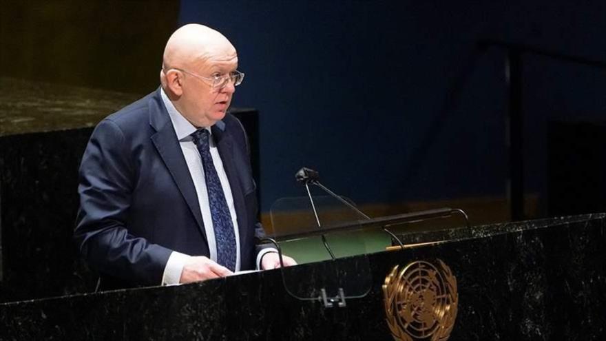 El embajador de Rusia ante la ONU, Vasili Nebenzia, en una reunión de Asamblea General, 28 de febrero de 2022. (Foto: Reuters)