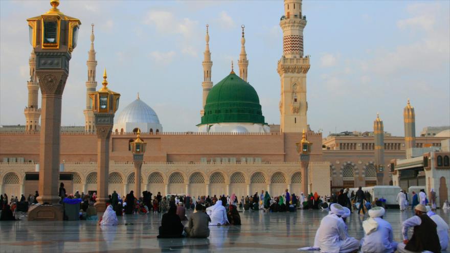 El santuario del Profeta del Islam, el Hazrat Muhamad (la paz sea con él), en la ciudad santa de Medina (oeste de Arabia Saudí).
