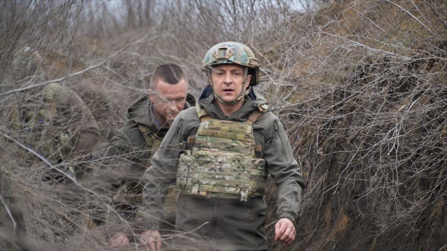 El presidente de Ucrania, Volodímir Zelenski, en la línea del frente, cerca de Donetsk. (Foto: EFE)