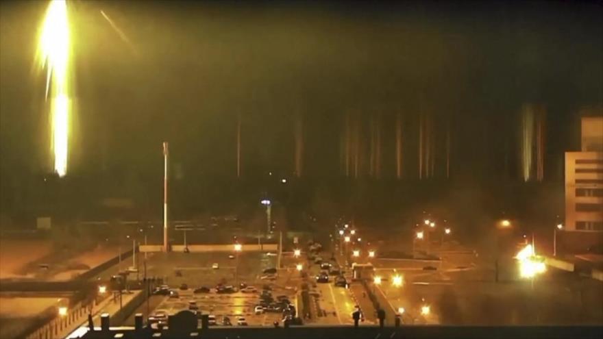 Incendio provocado en la planta nuclear de Zaporiyia en Ucrania.