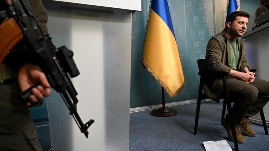 El presidente de Ucrania, Volodímir Zelenski, habla durante una conferencia de prensa, 3 de marzo de 2022. (Foto: AFP)