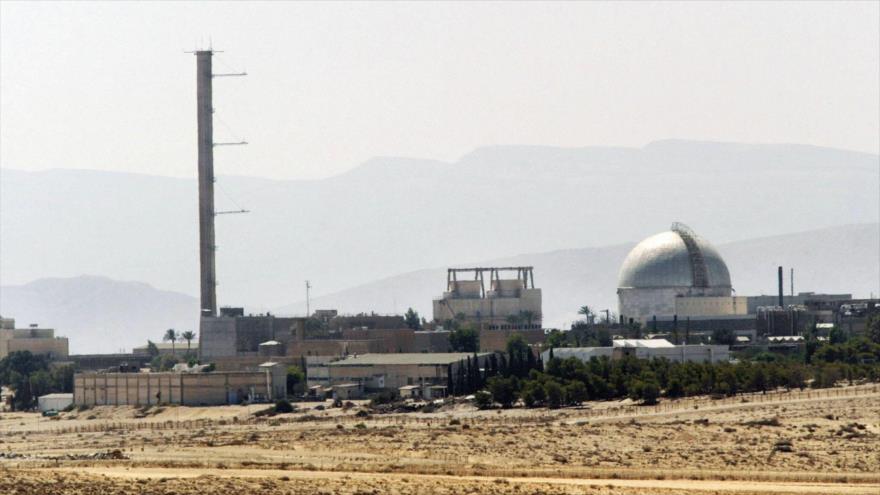 Una vista de la planta nuclear de Dimona en el desierto de Néguev (sur de Palestina ocupada), 8 de septiembre de 2002. (Foto: AFP)