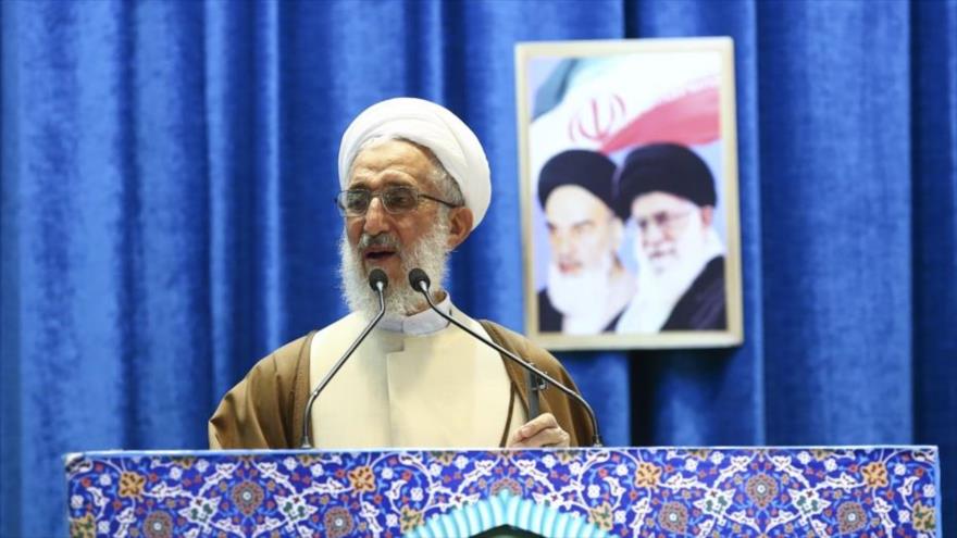 El hoyatolislam Kazem Sediqi, imam del rezo del viernes de Teherán (capital iraní), ofrece discurso, 11 de marzo de 2022. (Foto: Fars)