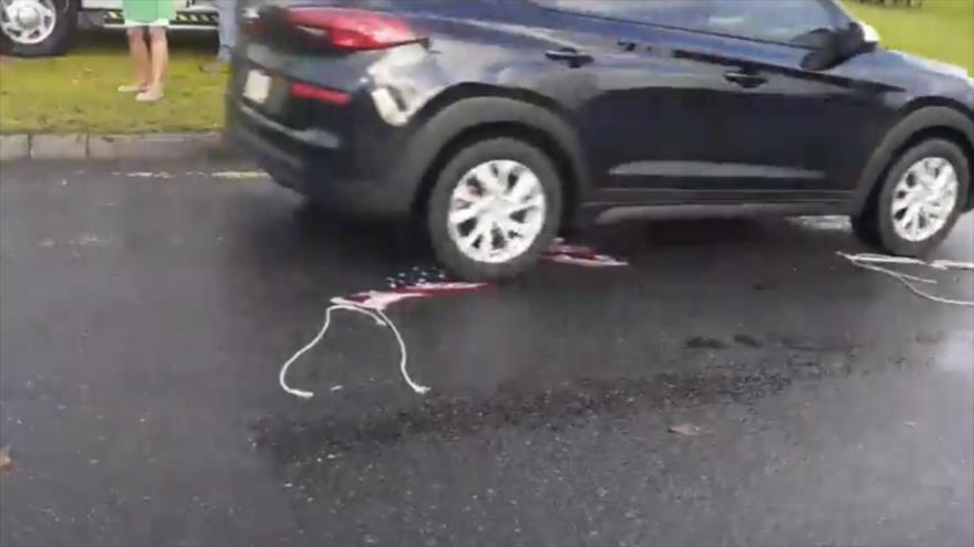 Vídeo: Pisotean bandera de EEUU en una protesta en Puerto Rico