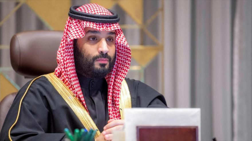 Príncipe heredero saudí, Muhamad bin Salman, en una reunión en Riad, 30 de diciembre de 2021. (Foto: AFP)