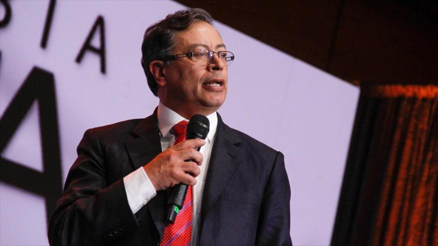 Gustavo Petro condena invitación al golpe impulsada por Uribe | HISPANTV