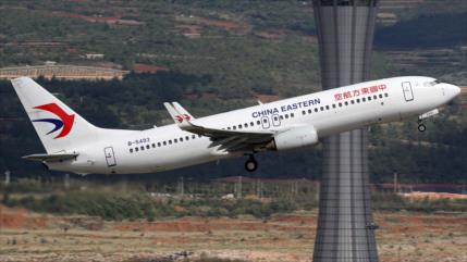 Boeing con 133 personas a bordo se estrella en el sur de China