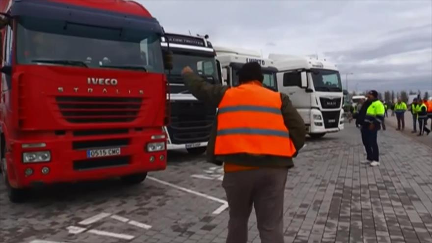 España en jaque por huelga de camioneros contra aumento de precios