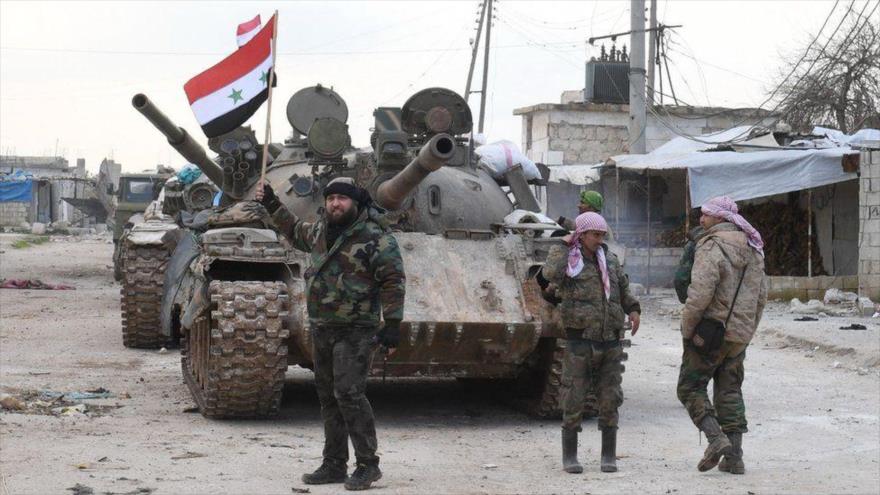 Fuerzas del Ejército sirio cerca de la carretera internacional Damasco-Alepo, 10 de febrero de 2020. (Foto: AFP)