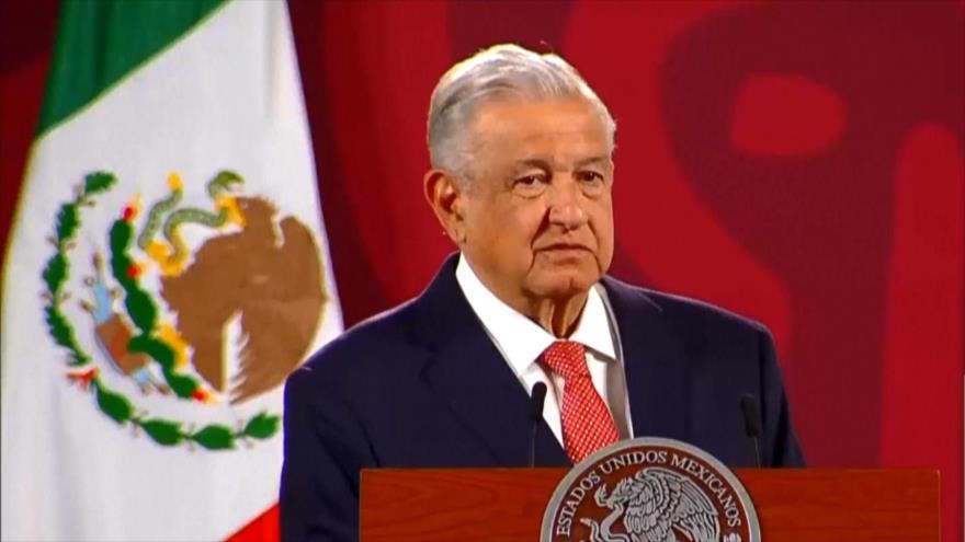 AMLO ordena investigar a jefes de Marina por caso Ayotzinapa