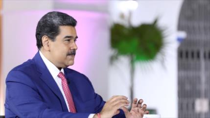 Maduro felicita a Irán por el Día de la República Islámica