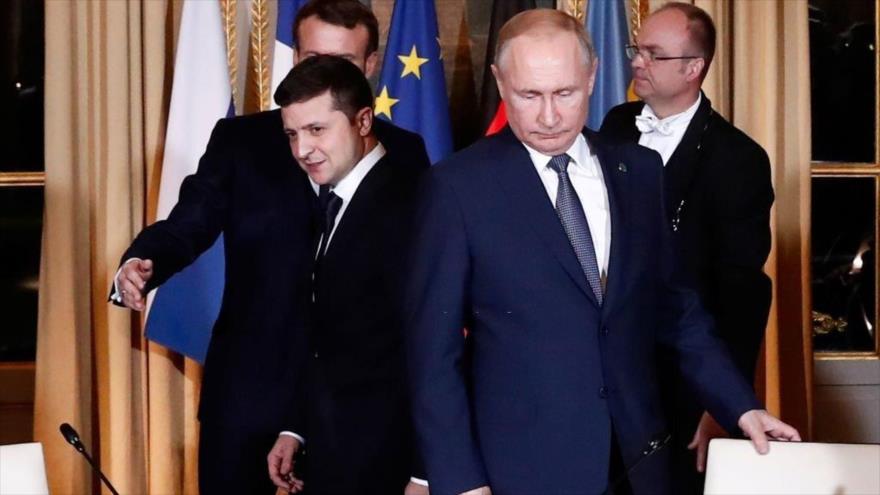 Presidente ucraniano, Volodímir Zelenski, (izq.), y el ruso, Vladimir Putin (drcha.), asisten en reunión en París, Francia. (Foto: Getty Images)