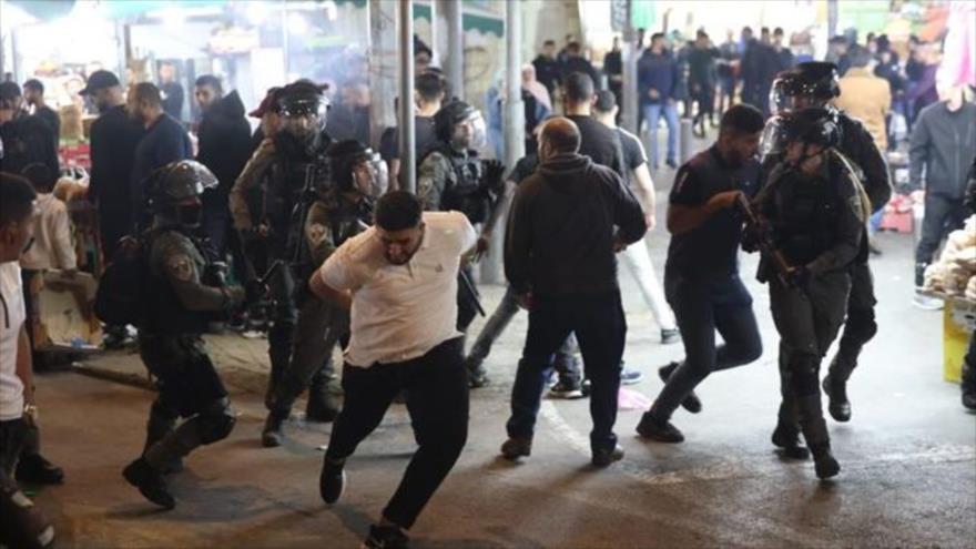 19 heridos y 10 detenidos, saldo de represión israelí en Al-Quds